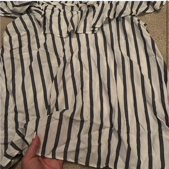 Old Navy Navy and White Ruffle Top - Picture 2 of 3